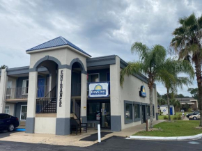 Гостиница Days Inn by Wyndham Brunswick/St. Simons Area  Брансуик